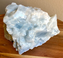 Load image into Gallery viewer, Blue Calcite (A)
