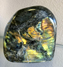 Load image into Gallery viewer, Labradorite Polished Stone D
